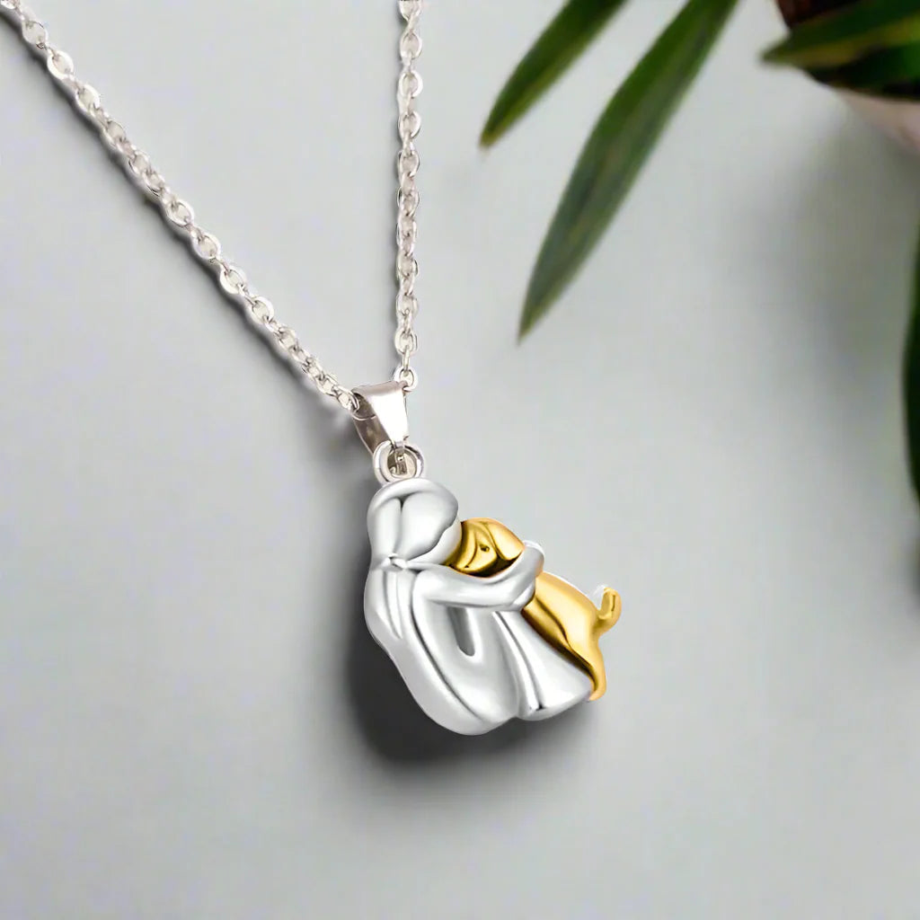 Isla & Mae | Dog Embrace Necklace